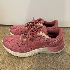 ASICS women’s running shoes Gel Excite 8 size 8.5